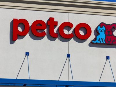 Indianapolis - Circa September 2016: Petco Animal Supplies Retail Strip Mall Location. Petco operates more than 1,300 locations across the US I Indianapolis - Circa September 2016: Petco Animal Supplies Retail Strip Mall Location. Petco operates more than 1,300 locations across the US I